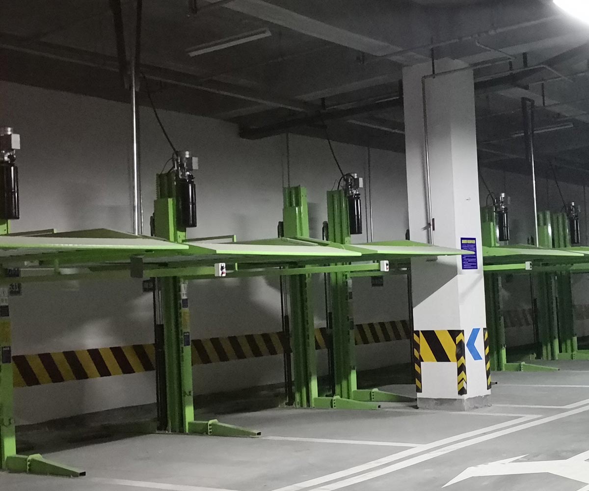 南岸小區(qū)地下室升降式機(jī)械車庫
