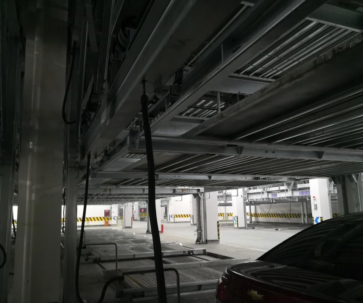 升降橫移式機(jī)械停車場