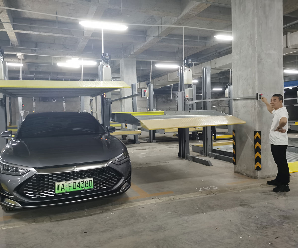 兩柱簡易升降類機(jī)械停車設(shè)備安裝.jpg